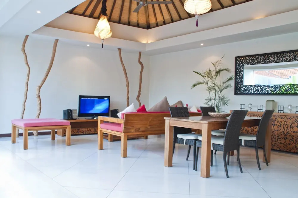 Villa Bugis Kayu Aya Seminyak