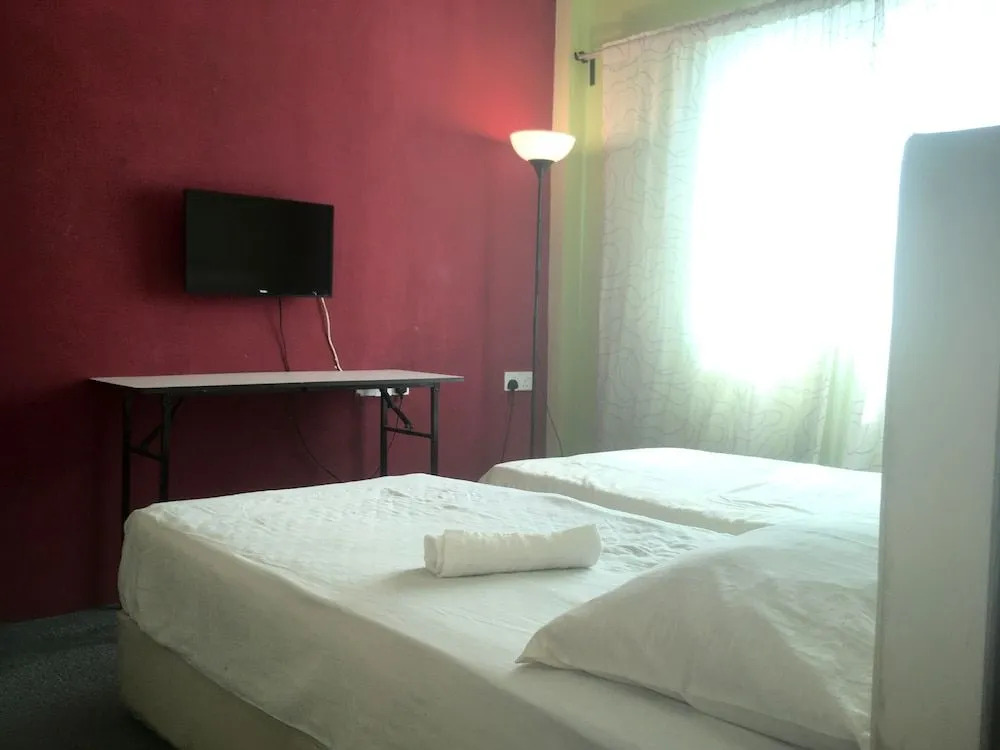 OYO 89589 Naiim Hotel