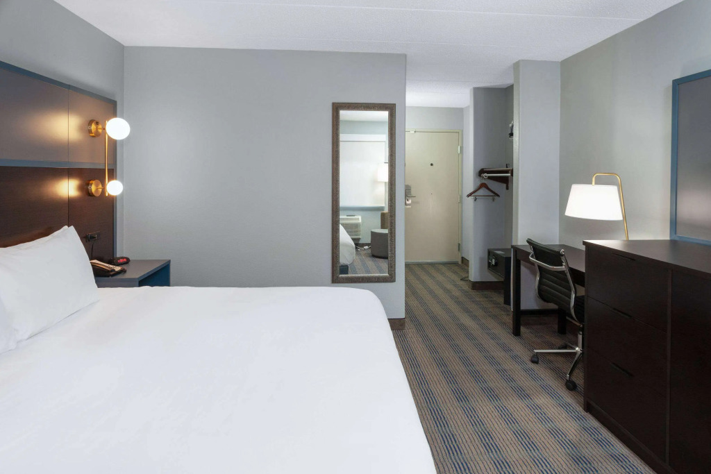 AmericInn by Wyndham Peoria