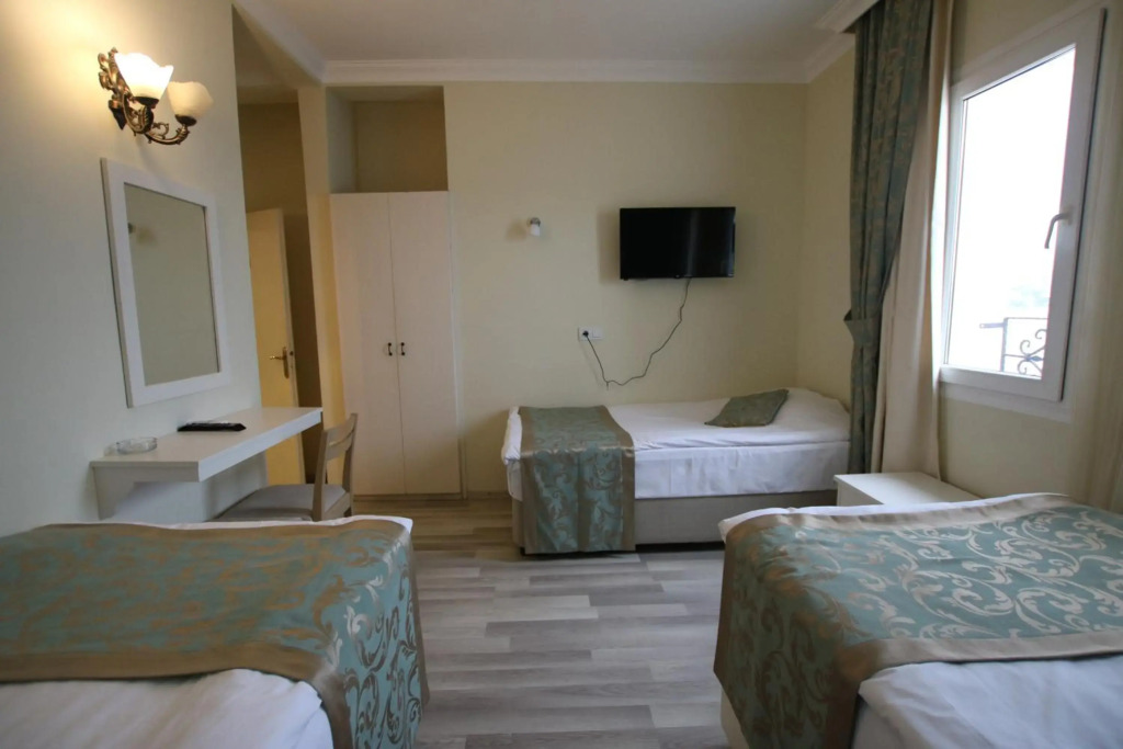 Artemis Hotel