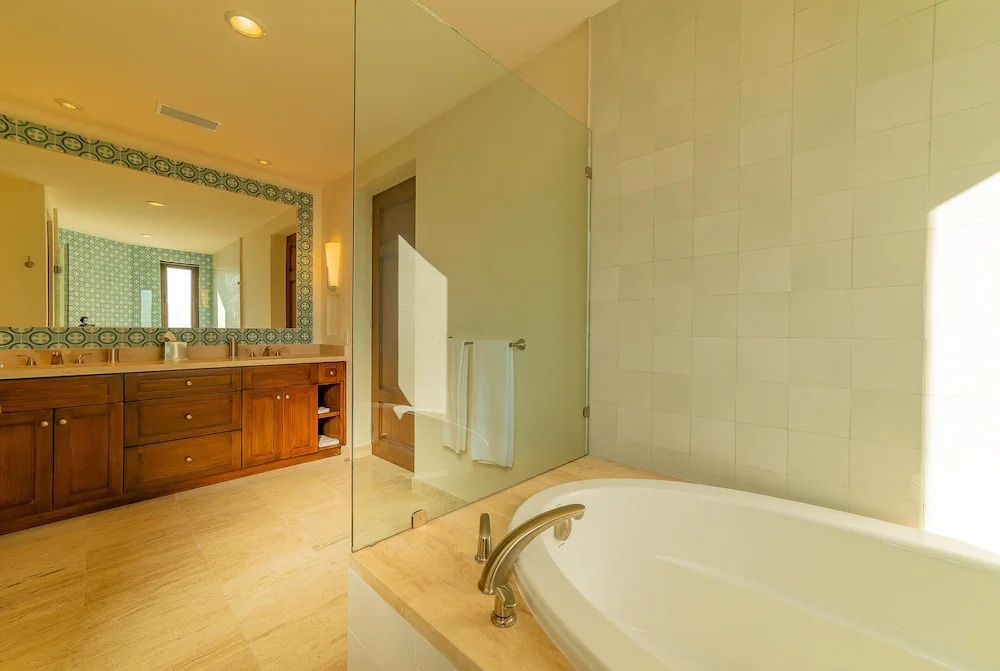 Villa With Sweeping Ocean Views From Pedregal: Casa Stella