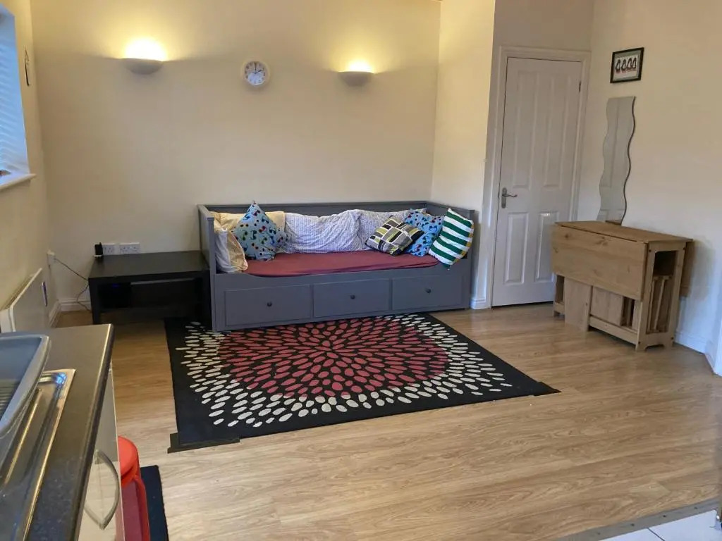 CV225AA Ground-Floor Flat Near Rugby School Self Check-in