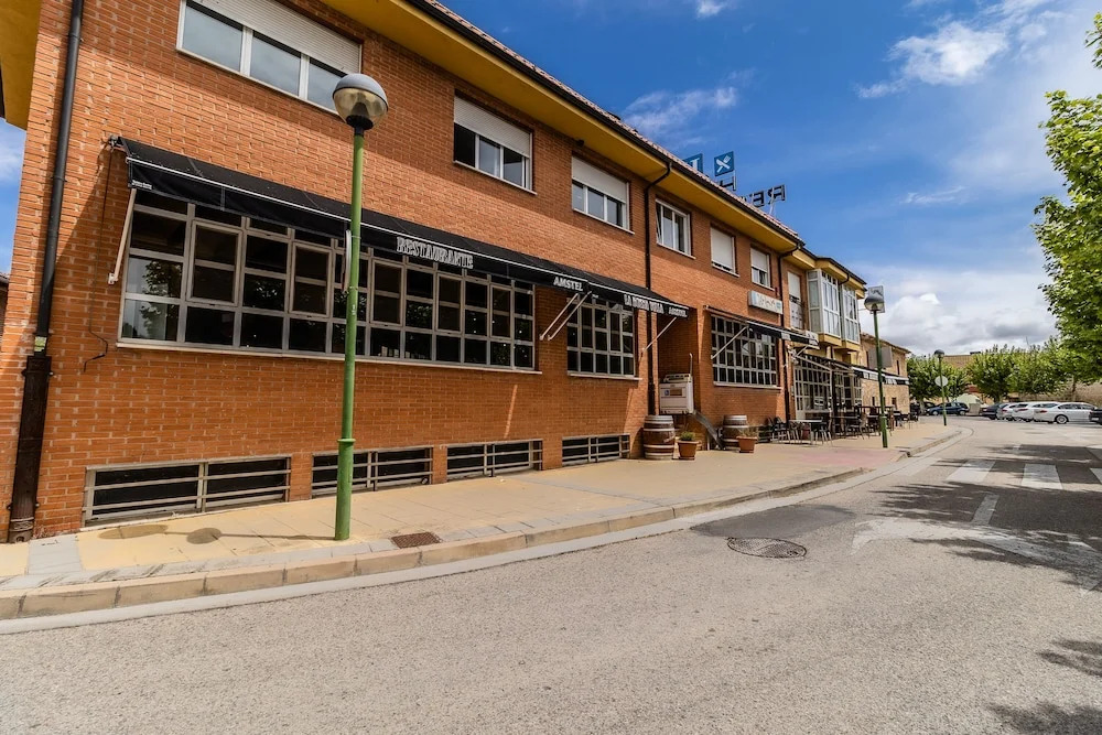 Hostal - Restaurante La Buena Villa