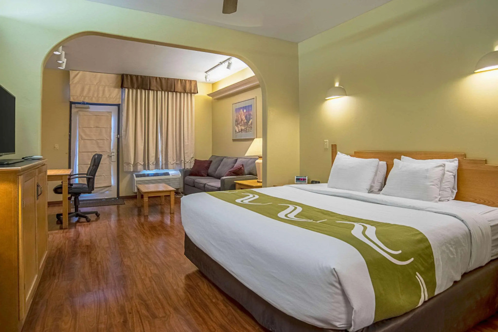 Quality Inn & Suites Phoenix NW - Sun City