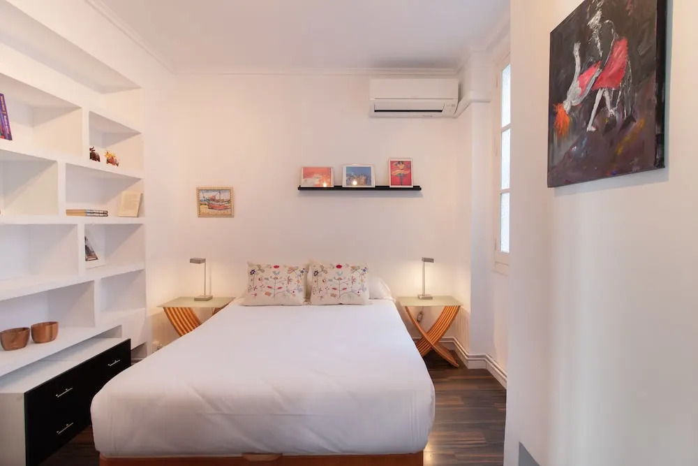 Rustic Two Bedroos Apartment With Terrace