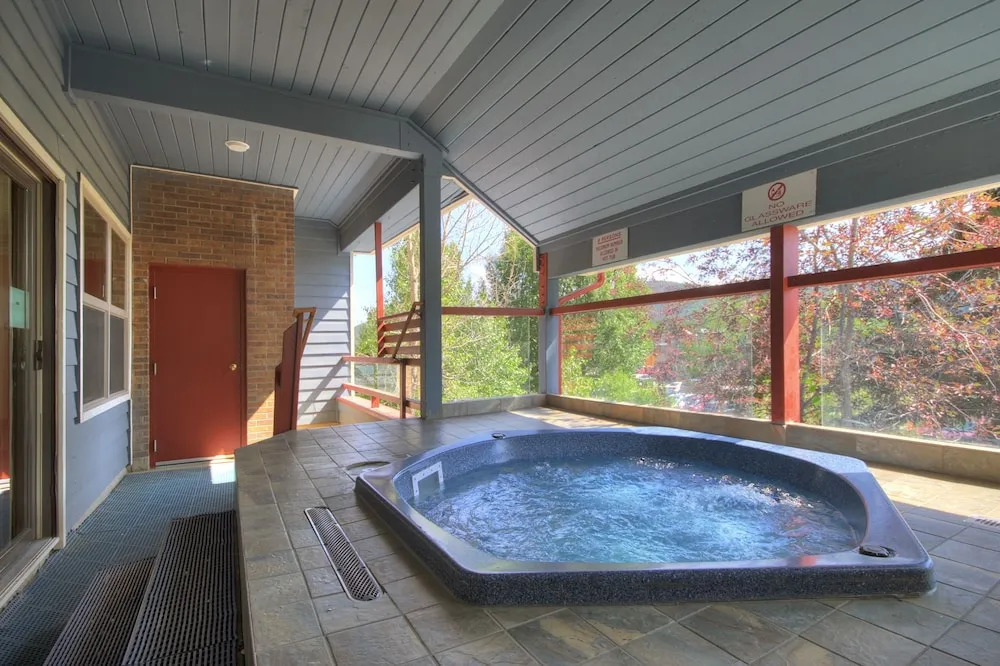 Perfectly Located 2 Story 2br 2ba Close To Lifts + Downtown 1 Bedroom Condo by RedAwning