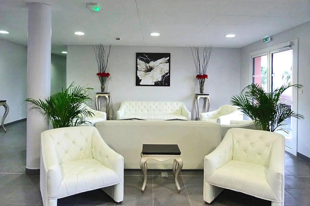 Coastal Stay With Pool in La Baule