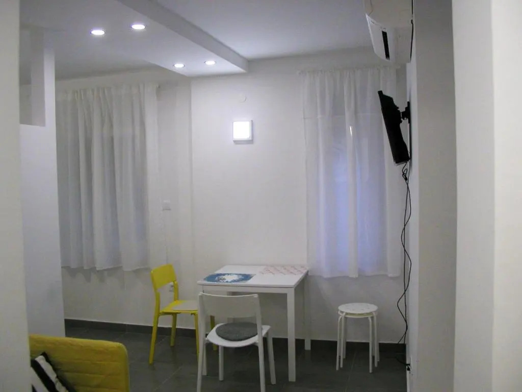 Issa apartment