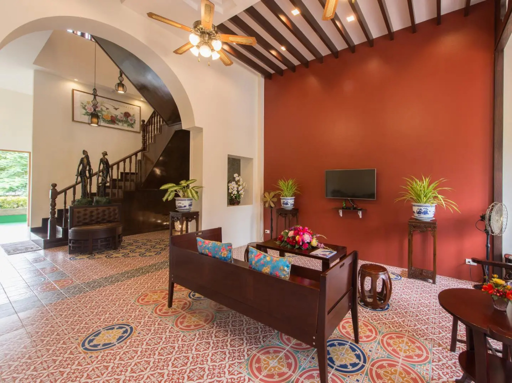 Onya Phuket Hotel