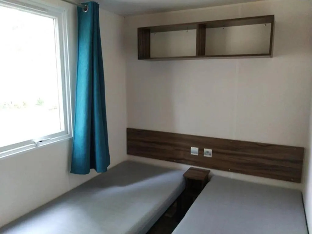 Mobil-home 42, proche animations