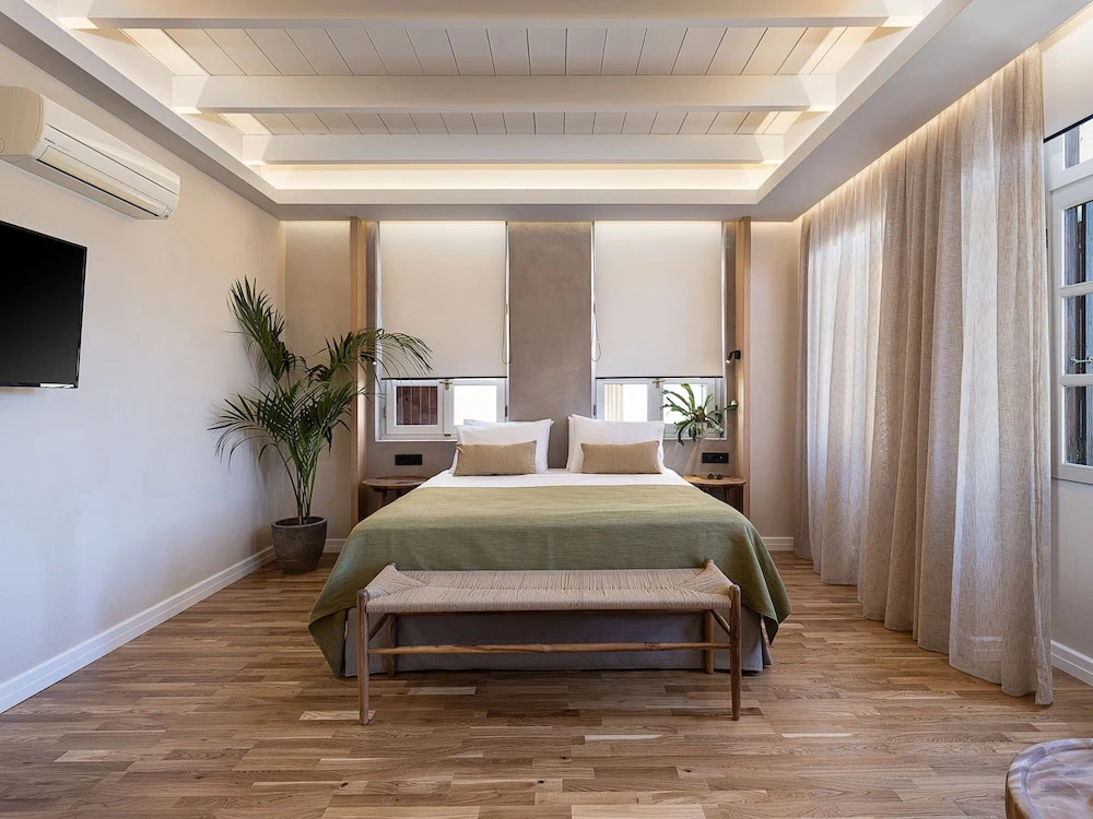 Lithinon Suites & Studios Blue
