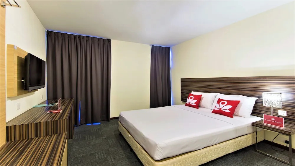 ZEN Rooms Basic Near I-City