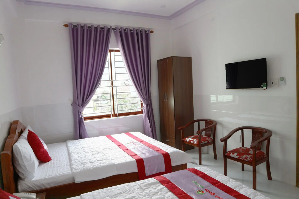 Anh Quân Hotel