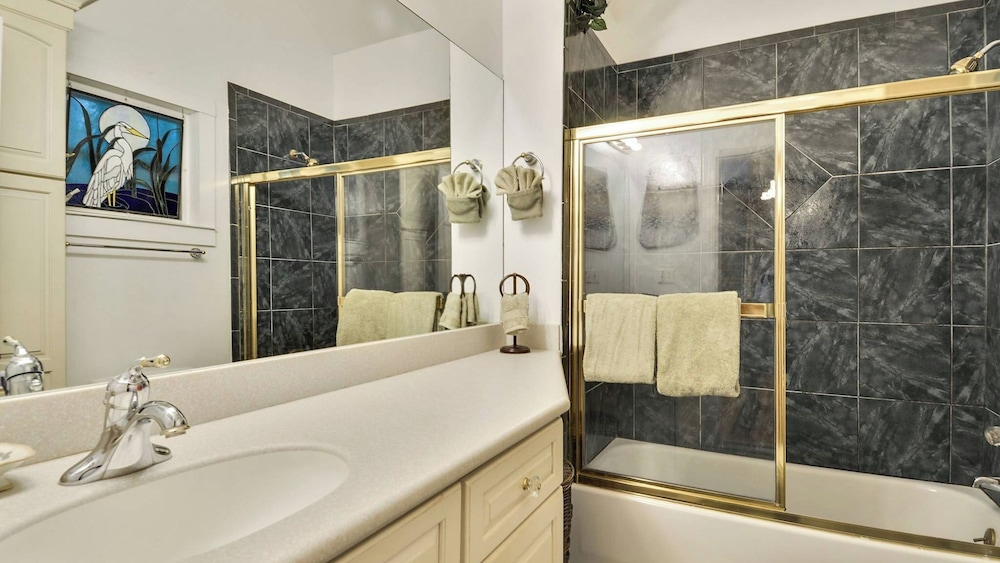 Key Lime Pie by Avantstay Ideal Location w/ Splash Pool & Out Door Dining Month Long Stays Only
