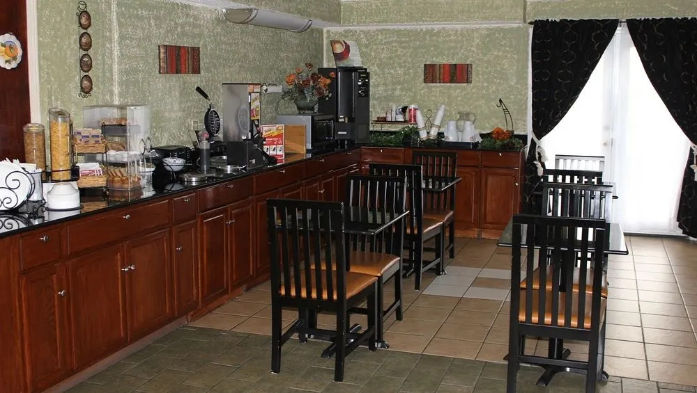 Quarters Inn & Suites