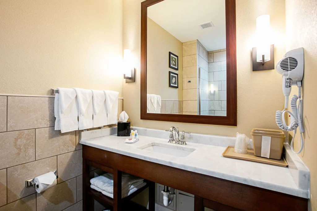 Comfort Suites Fishkill near Interstate 84