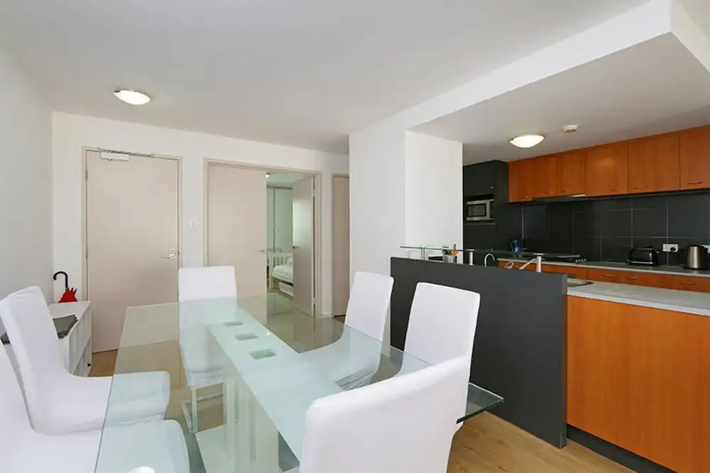Convenient 3 Bedroom Apartment Close to Casino and CBD