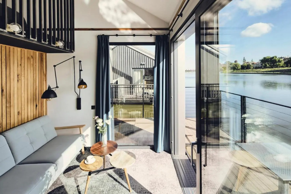 New Port Apartments on the River