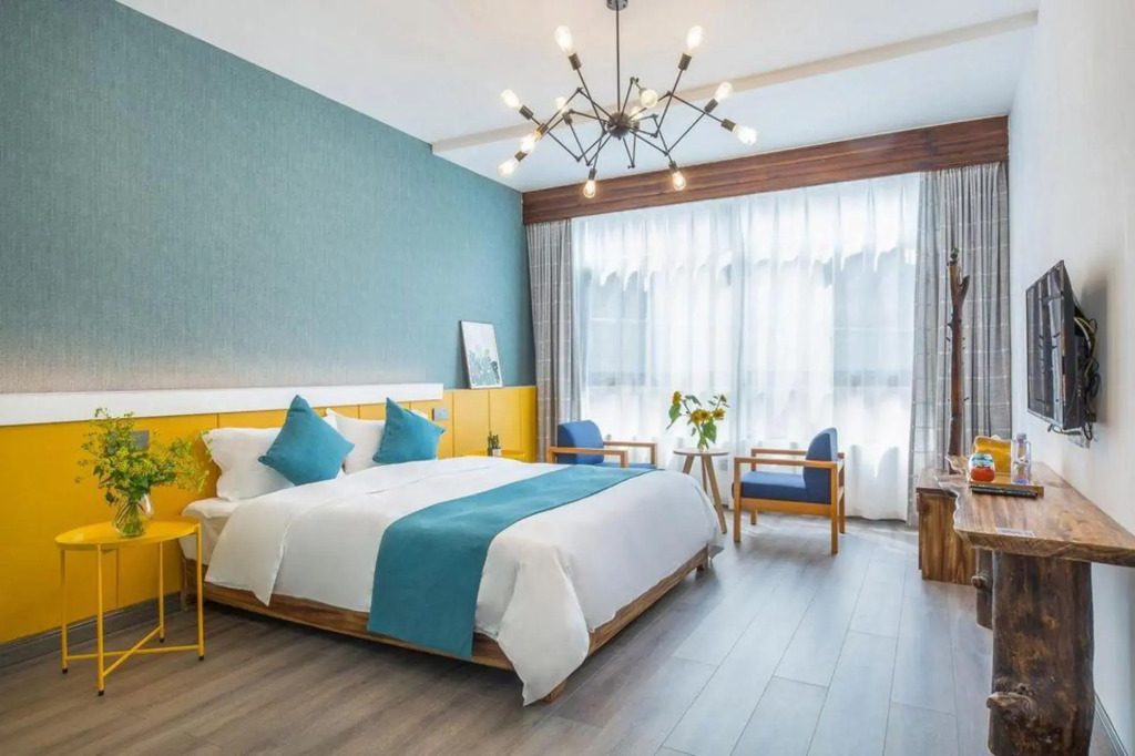 Anji Qingyun Mountain Residence, Cloud Grassland Light Luxury Pool Designer Resort