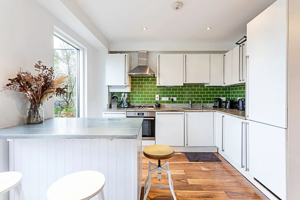 3 Bed Luxury Penthouse in Shoreditch