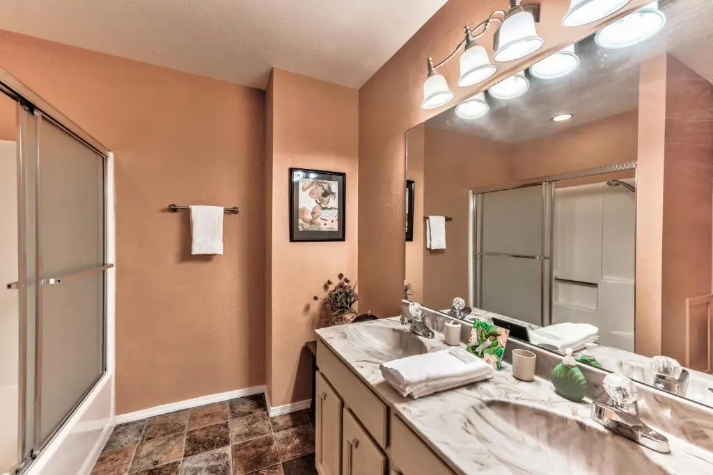 Pinon Park B11, 2 BR, Mountain Views, Deck, WiFi, Sleeps 4