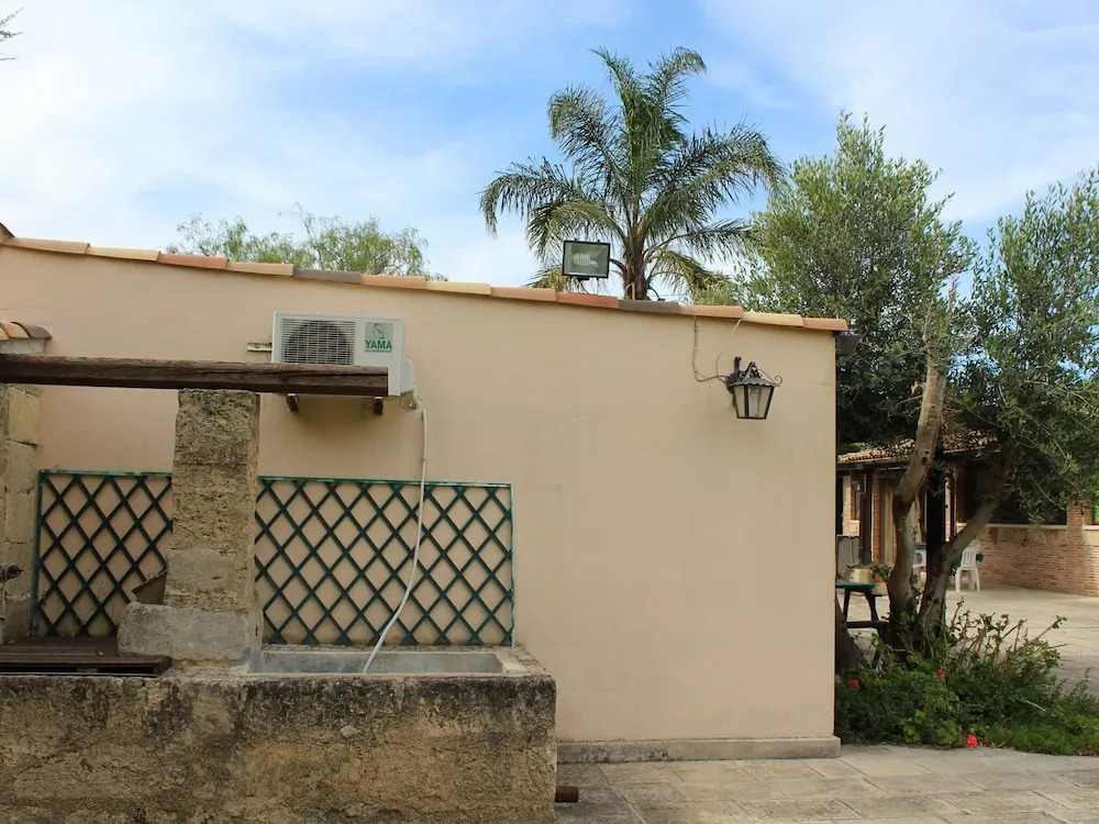 Quaint Holiday Home in Matino With Swimming Pool