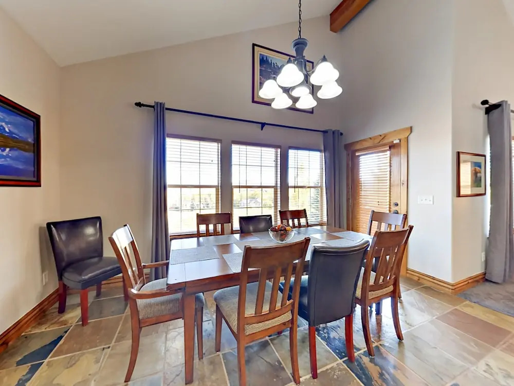 5500 Cross Country Way Townhouse
