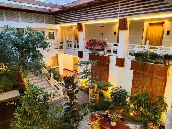 Lijiang Phoenix Health Resort Hotel (Shuhe Ancient Town Branch)