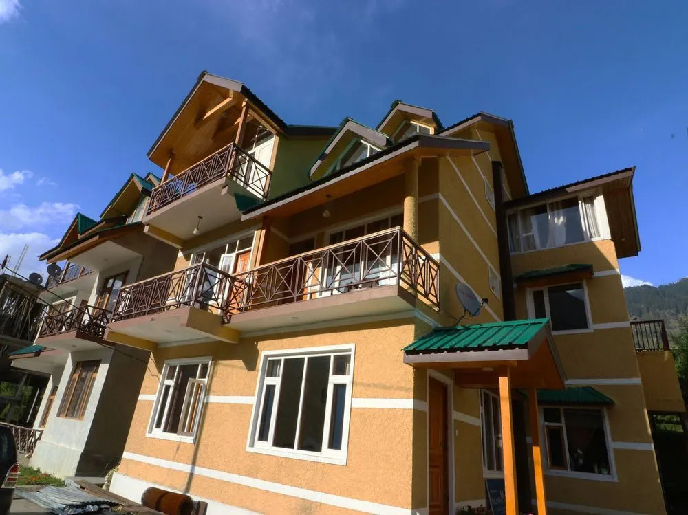 Oyo 13920 Home Spacious Studios Shuru