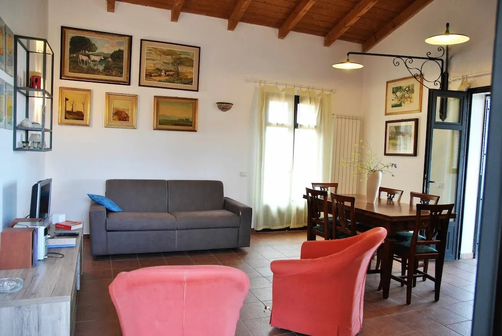 RED ROSES appartamento al piano terra in villa