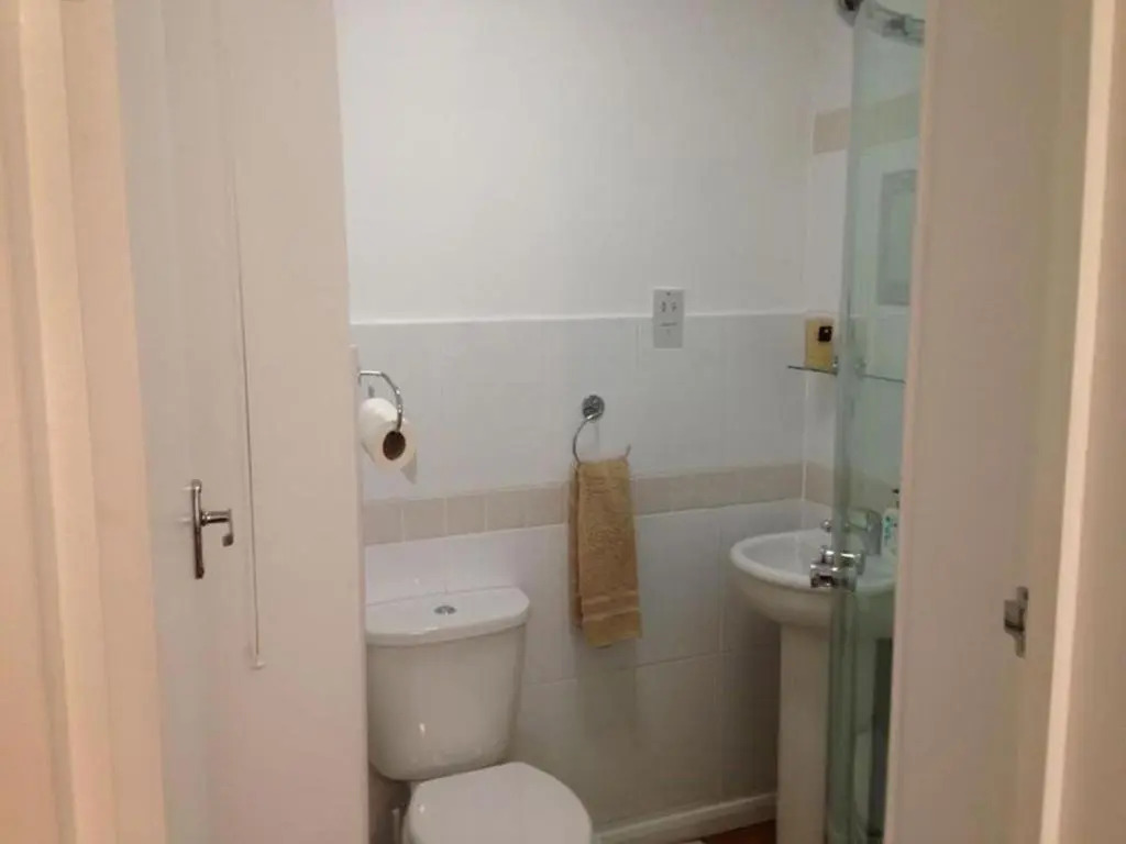 Comfortable Family room with Tv, Free Fast Wifi, Sleeps 3