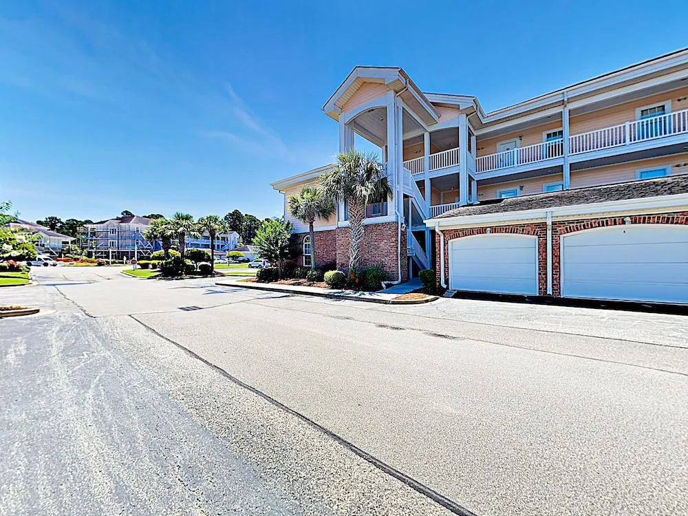 Golf Course Hideaway W/ Pool - Near Beach! 3 Bedroom Condo