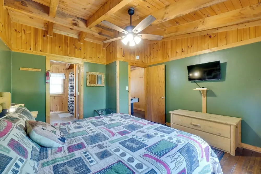 Total Privacy + Stunning Views in Smoky Mountains!