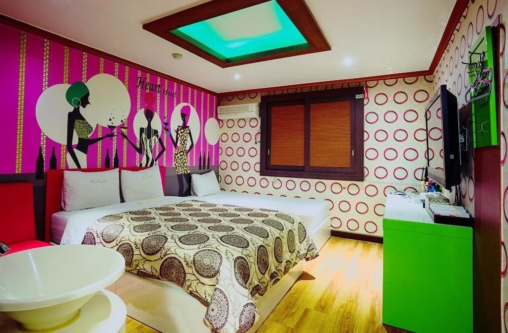 Theme Motel