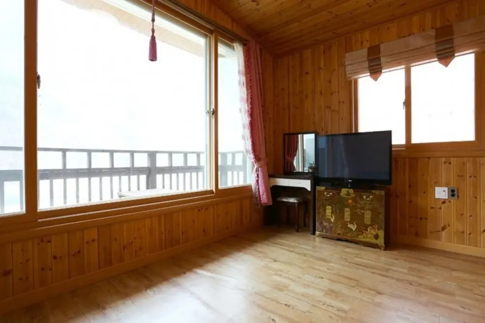 Yeongwol Dongkang Hasoel Pension