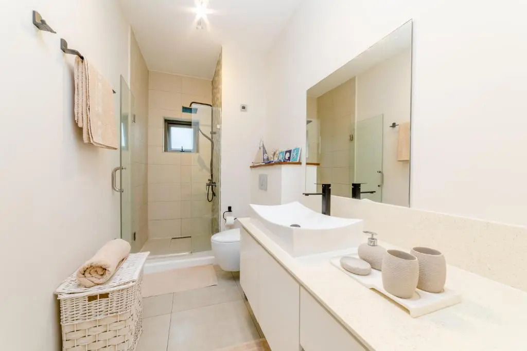 Beachcove Apt No 10