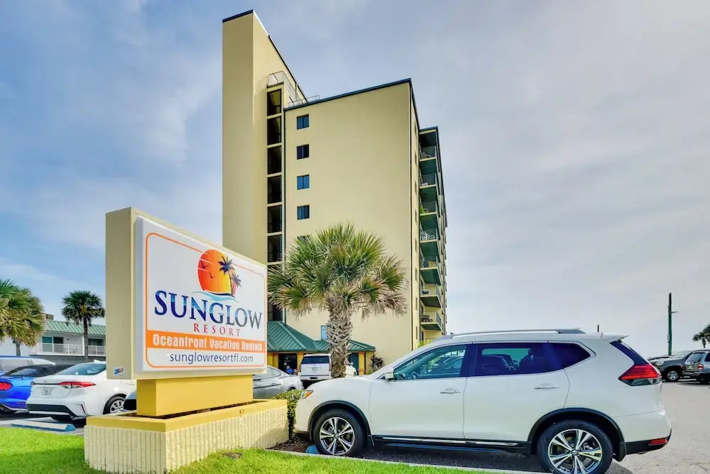 Ocean-view Condo w/ Balcony on Daytona Beach!