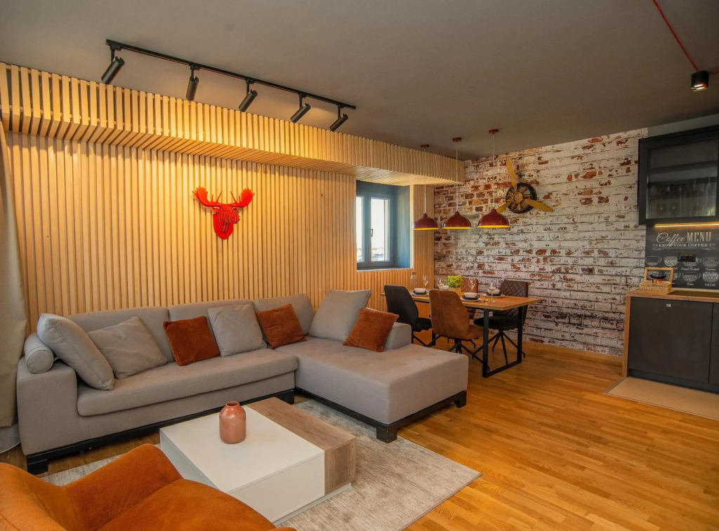 Stylish Two Bedroom Apartment at Ljubovic-Hill Park