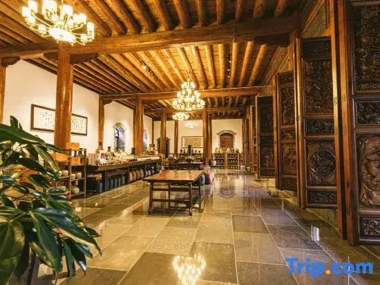 Xiheyuan Homestay (Jianshui Ancient City Small Train Store)