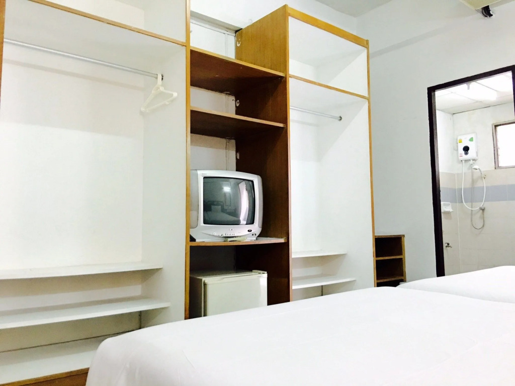Taweeporn Guest House