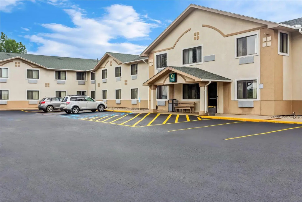 Quality Inn & Suites Howe - Sturgis