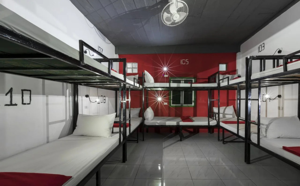 Vangvieng Rock Backpacker Rooftop Hostel