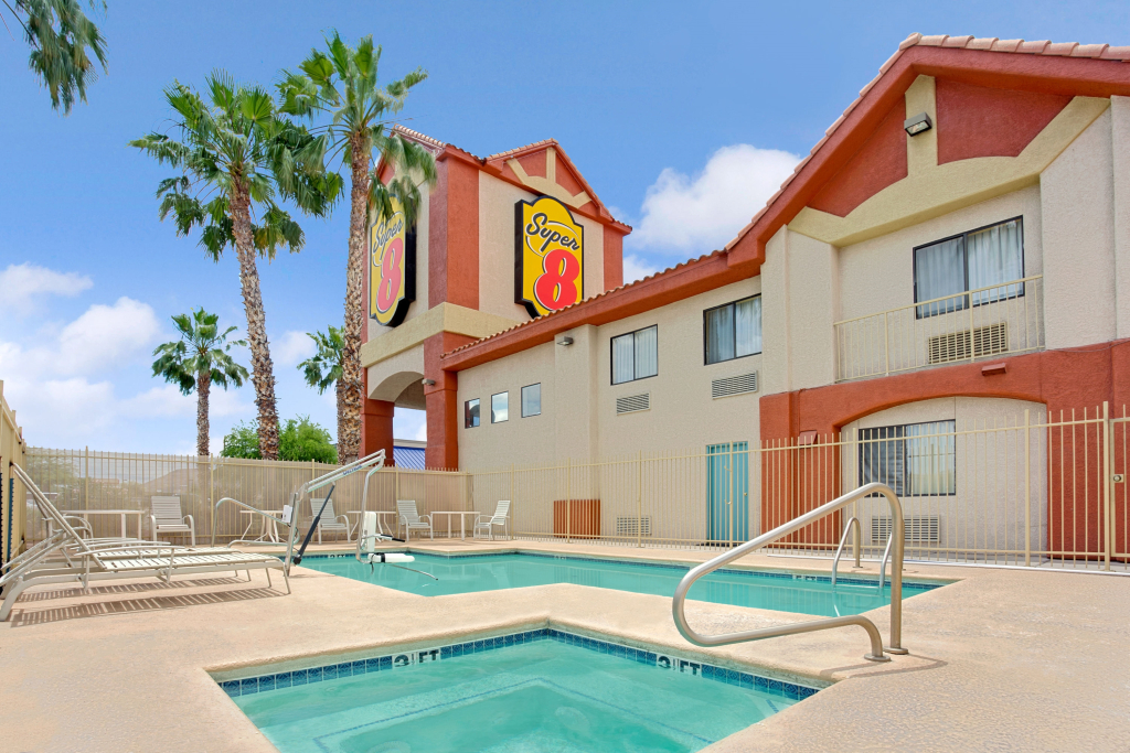 Super 8 by Wyndham Irving/DFW Apt/North