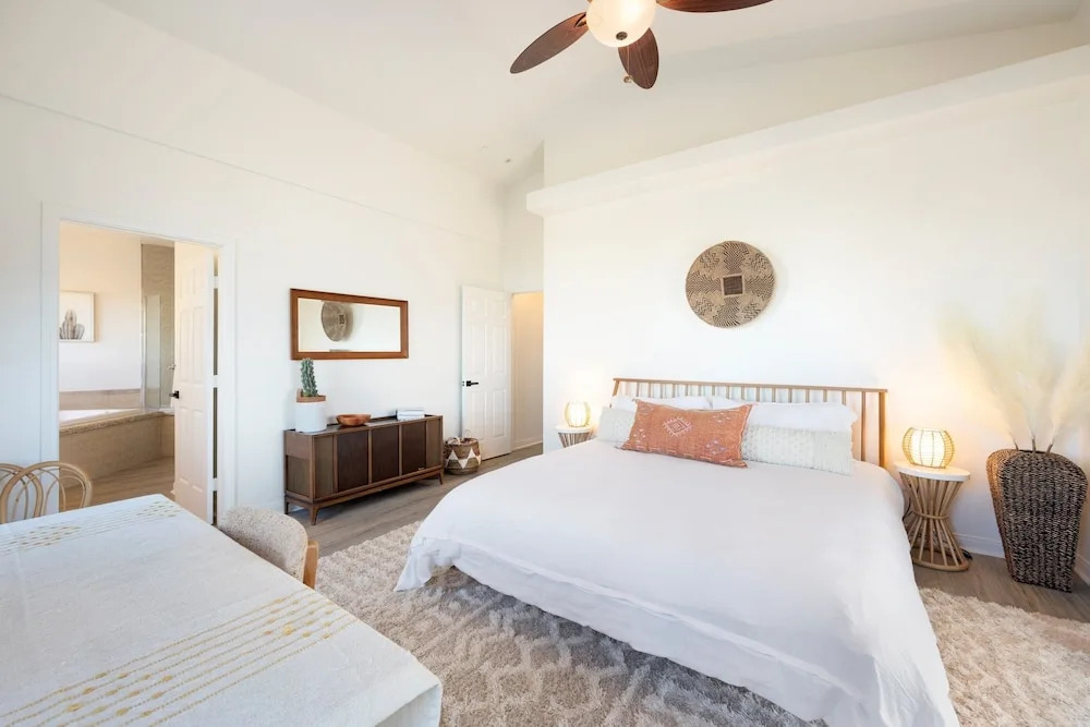 Rancho Nopales Jt - Pool, Hot Tub, Hammocks, Fast Wifi + Views! 4 Bedroom Home by RedAwning