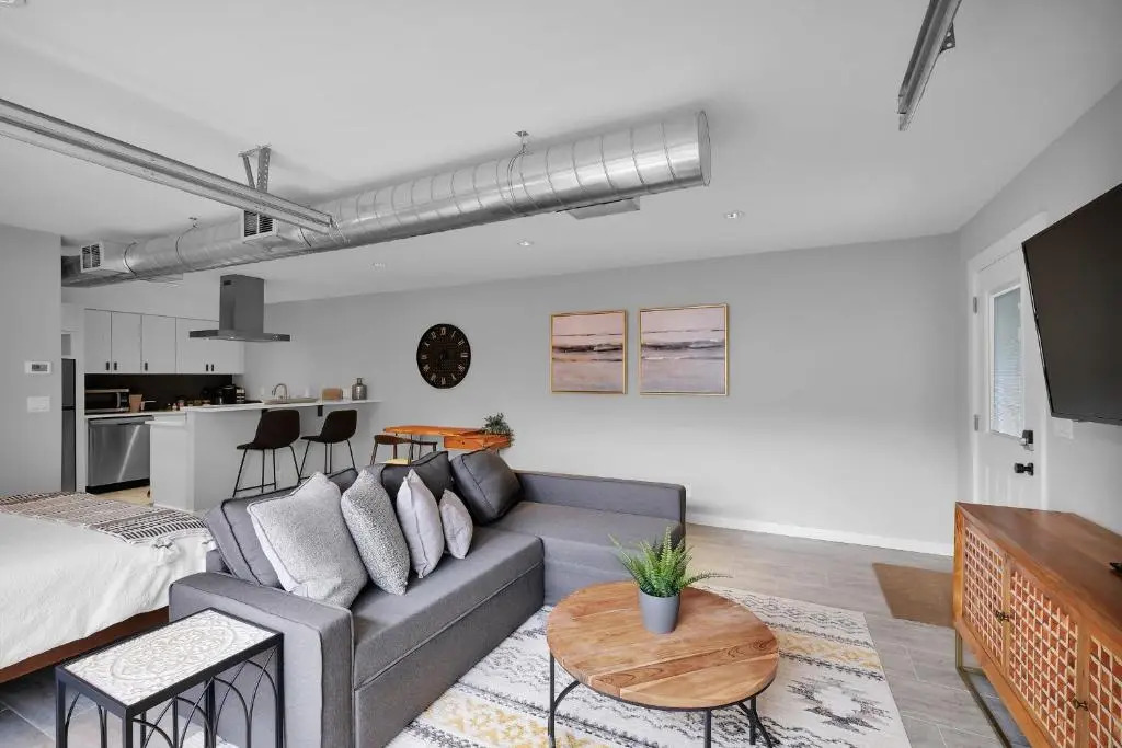 Super chic & modern studio apt - in the heart of San Marco!