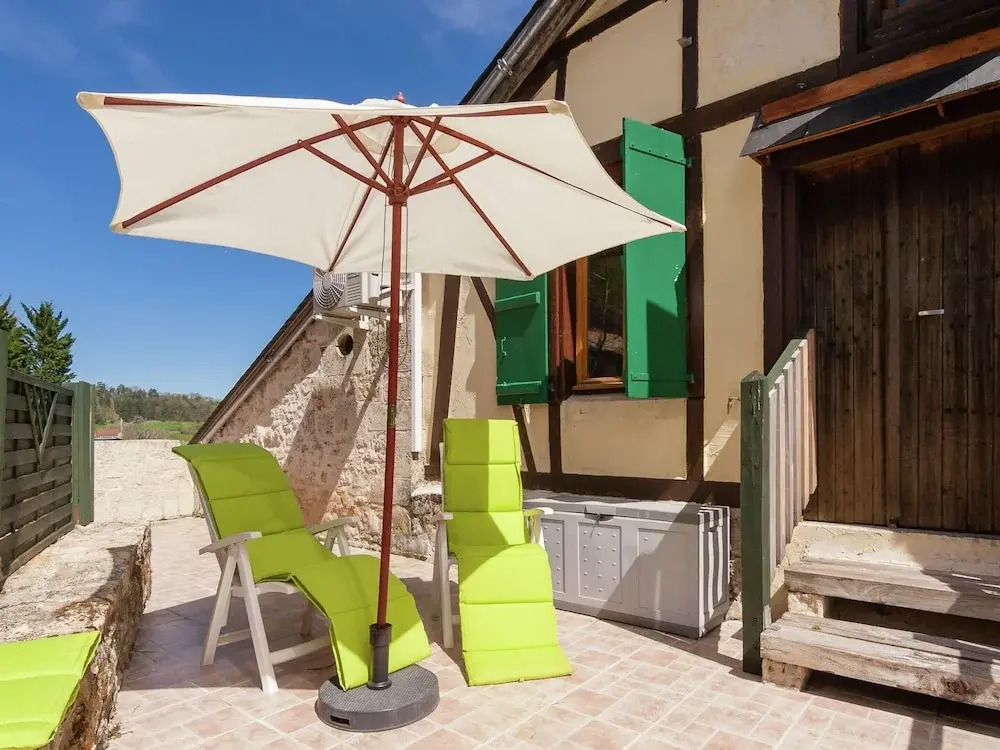 Spacious House With Heated Pool and Sauna