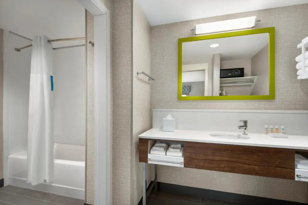 Hampton Inn & Suites Kelowna, British Columbia, Canada