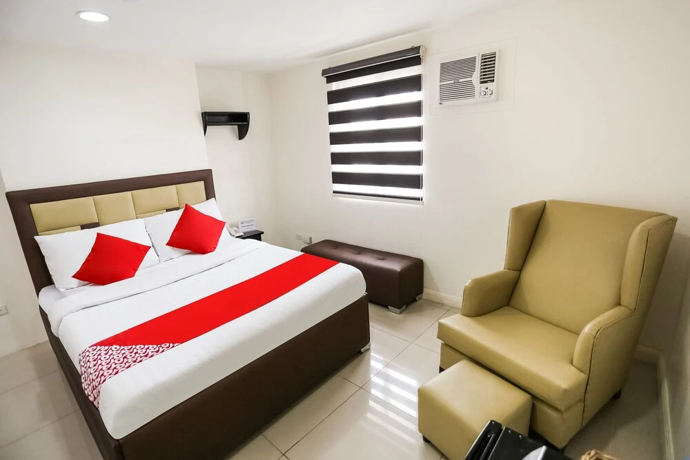 OYO 393 Triangle Apartelle