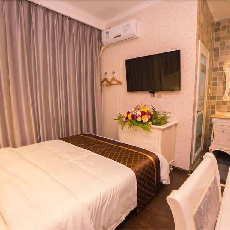 Lake View Hotel