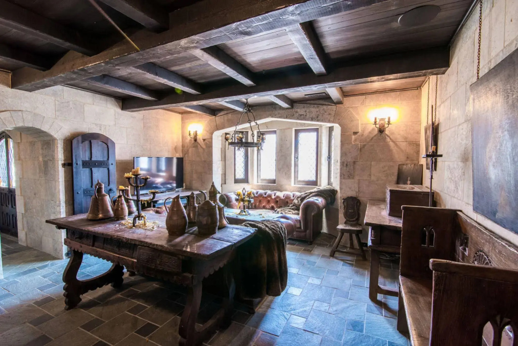 Stone Hall Castle